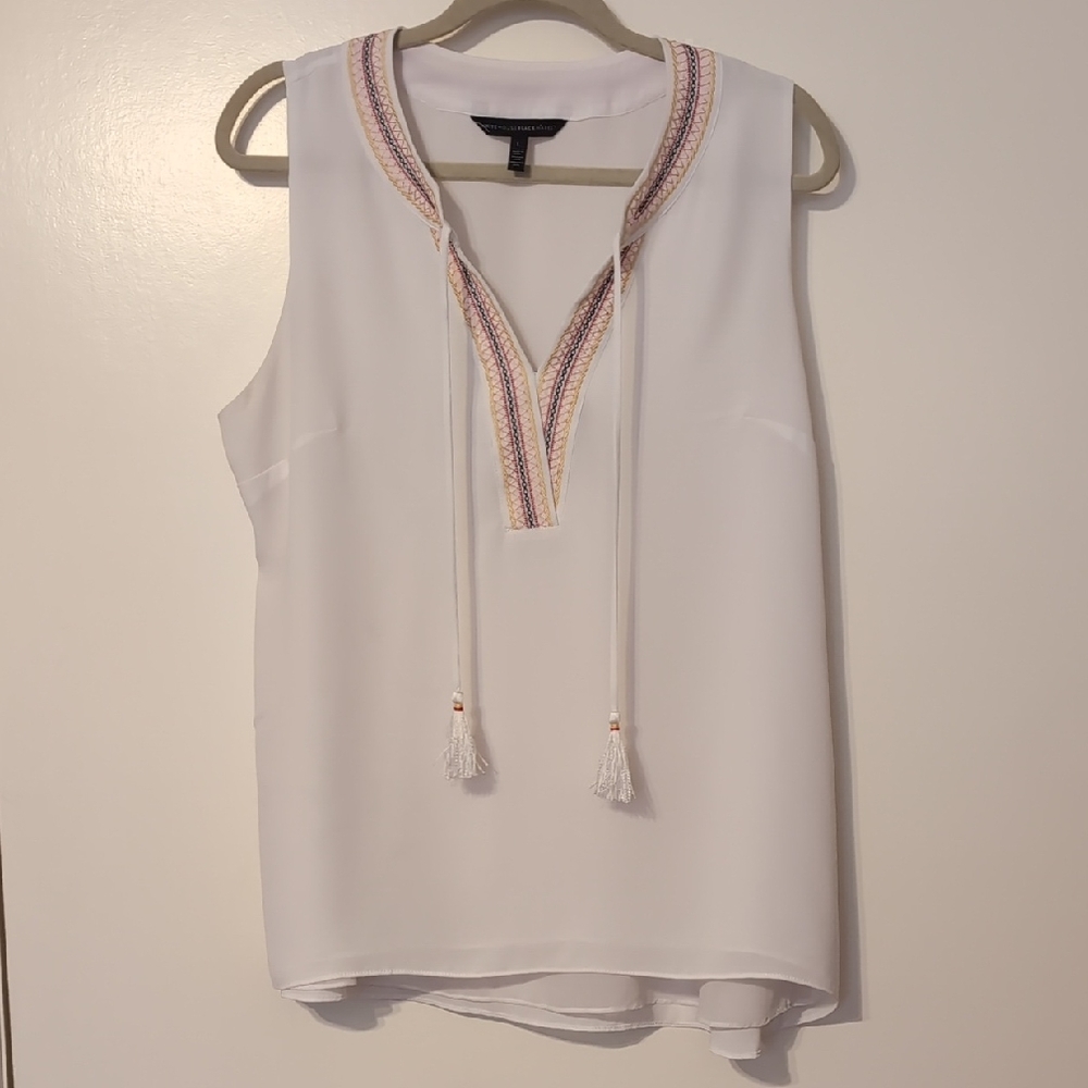 White House Black Market White Blouse with Multicolor Embroidery